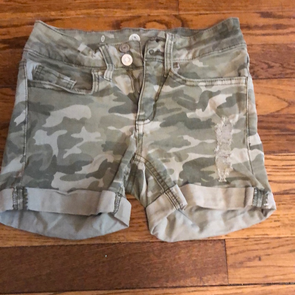 AUTHENTIC AMERICAN HERITAGE camo shorts